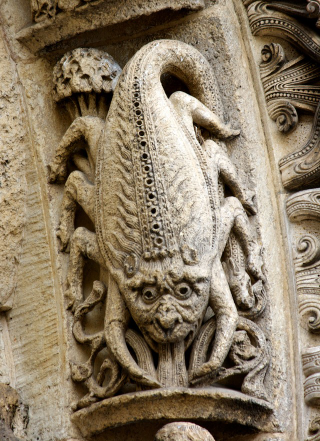Illustration for article titled A Menagerie of Church Gargoyles Includes Aliens and Astronauts